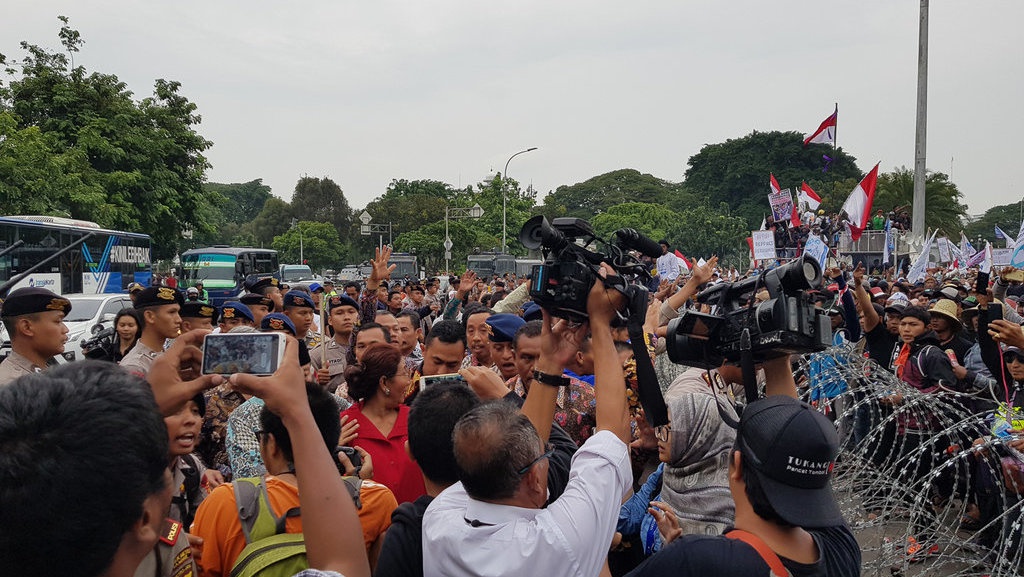 Menteri Susi Minta Polemik Cantrang Tak Lagi Diributkan Menteri Susi Minta Polemik Cantrang Tak Lagi Diributkan