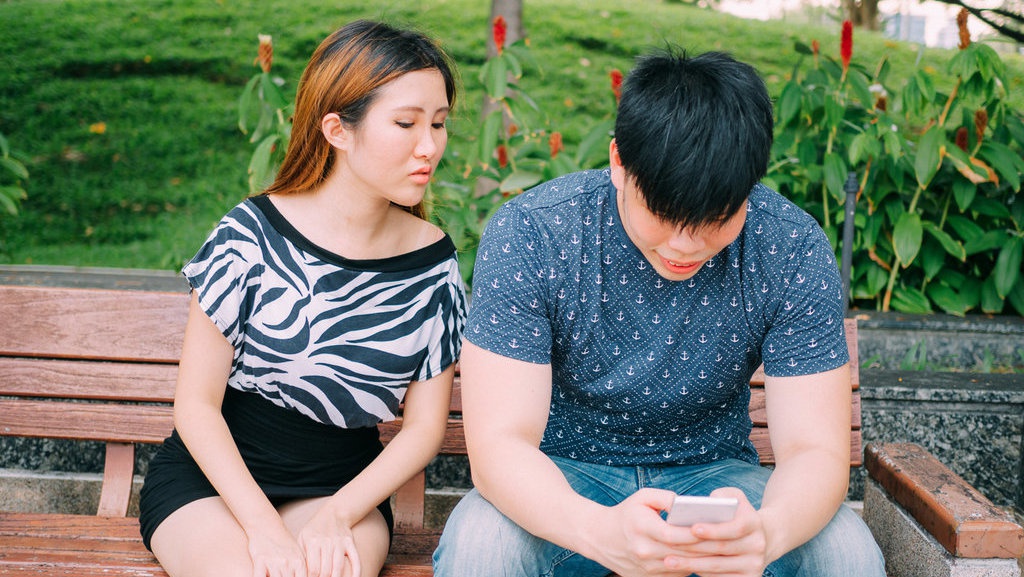 Ketahui 7 Tips Menghadapi Pasangan yang Pencemburu dan Posesif Ketahui 7 Tips Menghadapi Pasangan yang Pencemburu dan Posesif