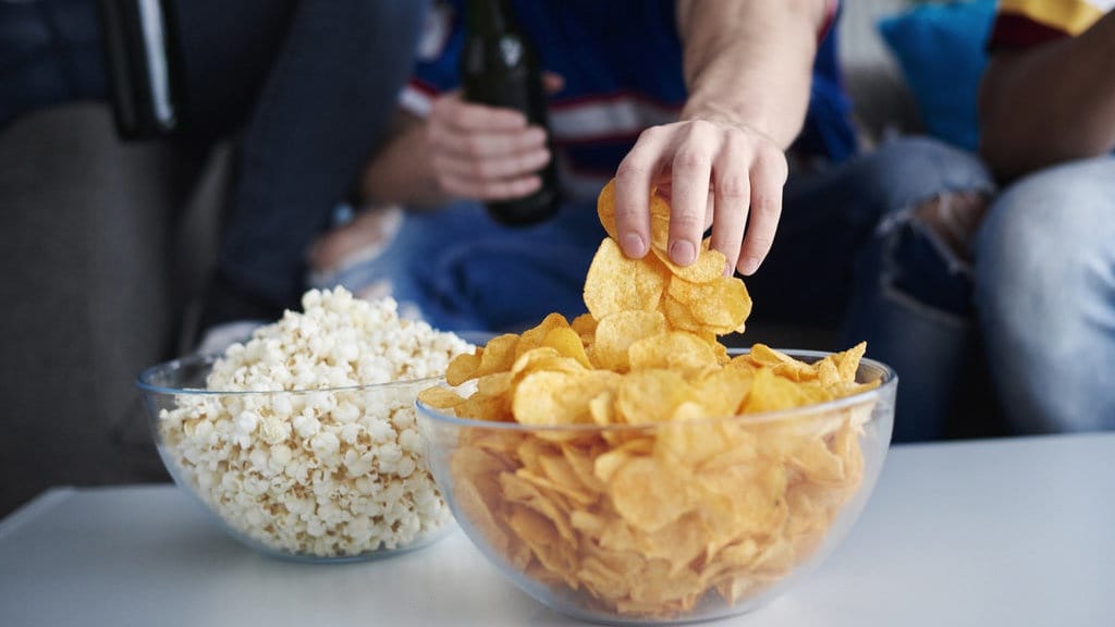 Manusia Bosan, Manusia Pun Makan Camilan