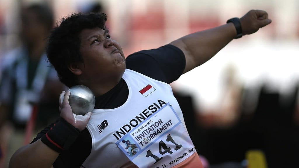 Macam-macam Gaya Tolak Peluru serta Ukuran Lapangan dan Bolanya