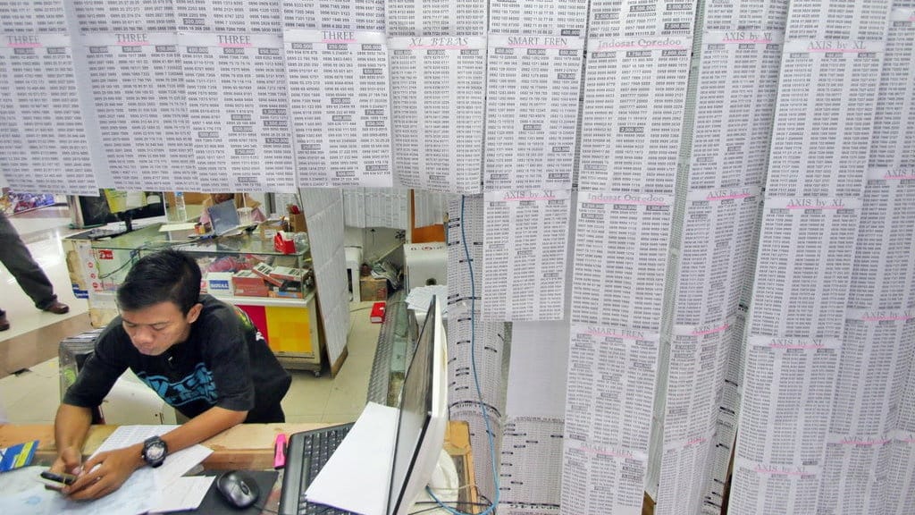 DPR Panggil Kemkominfo dan Operator Bahas Registrasi Kartu Prabayar