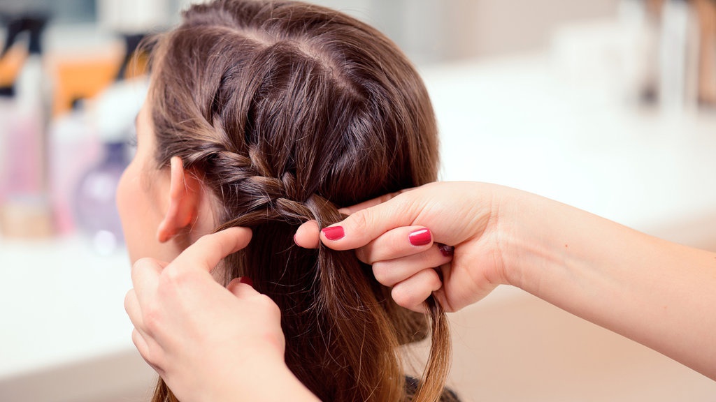 7 Rekomendasi Hair Styling yang Cocok untuk Cap Go Meh 2023