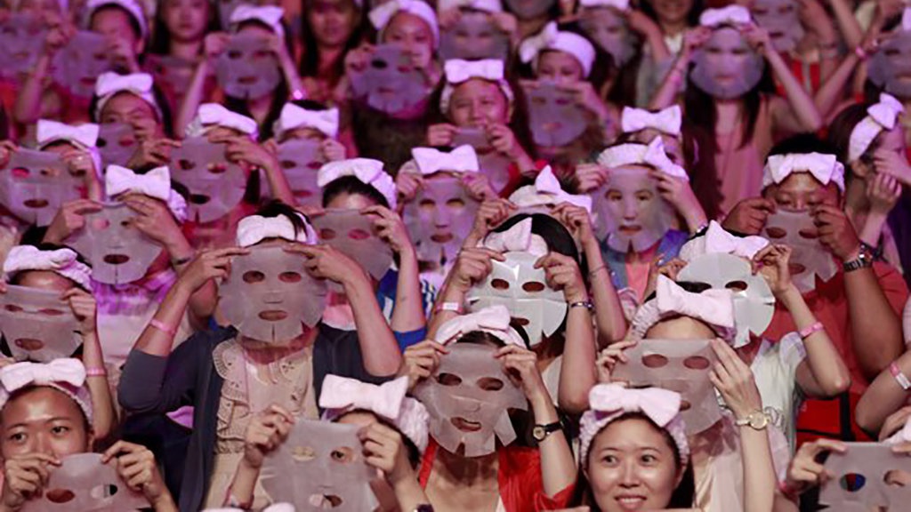 Mengenal Beragam Jenis Sheet Mask dan Cara Memakainya Mengenal Beragam Jenis Sheet Mask dan Cara Memakainya