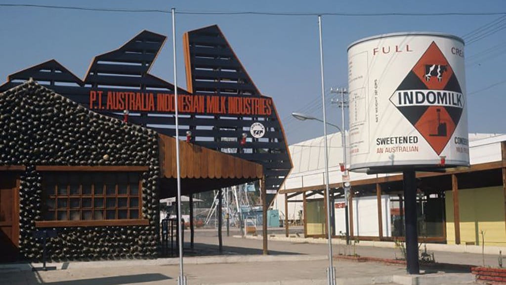 Keluarga Akbar Tanjung, Om Liem Sioe Liong dan Indomilk Keluarga Akbar Tanjung, Om Liem Sioe Liong dan Indomilk