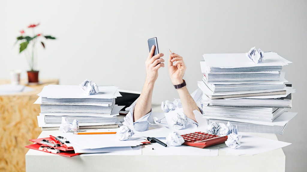 Apa Itu Workaholic? Kebiasaan Positif atau Bahaya Tersembunyi?