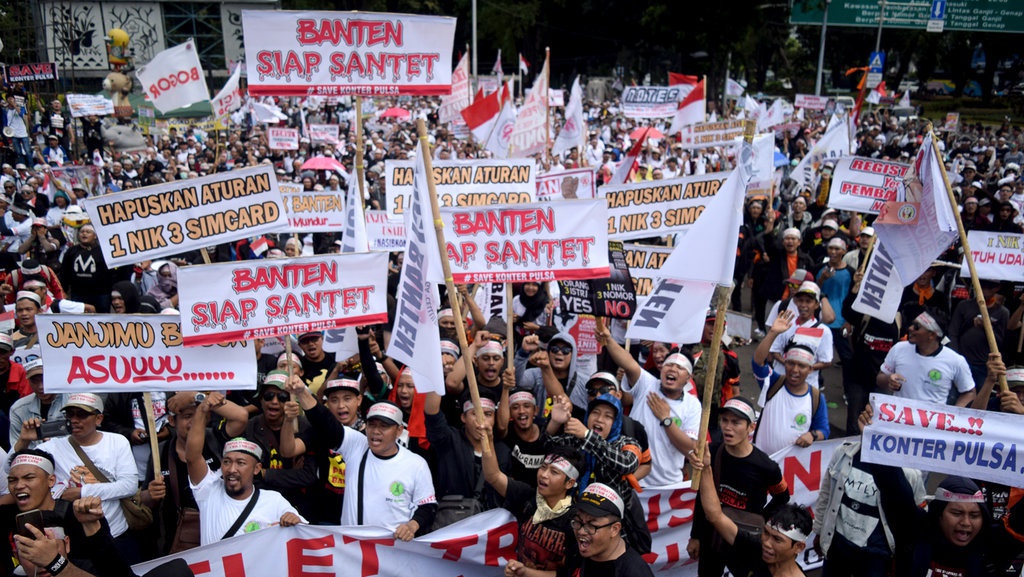 Ketua DPR Minta Kebijakan Registrasi Simcard 1 NIK Dikaji Ulang Ketua DPR Minta Kebijakan Registrasi Simcard 1 NIK Dikaji Ulang