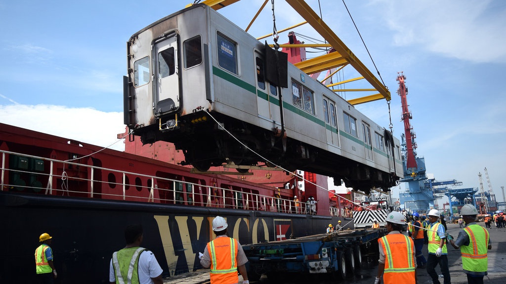 Pembelian Gerbong KRL Tiba di Pelabuhan Tanjung Priok Pembelian Gerbong KRL Tiba di Pelabuhan Tanjung Priok