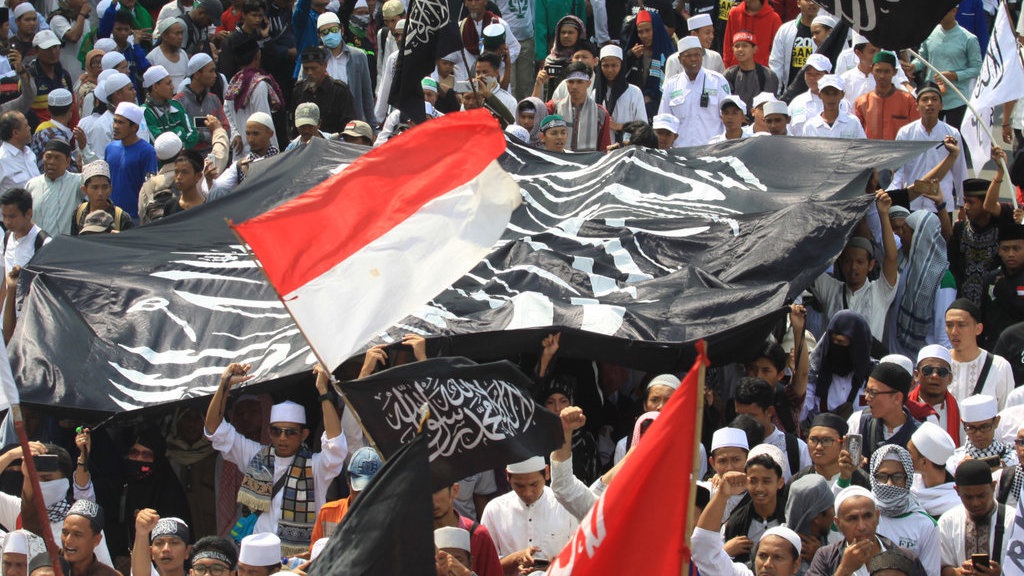 Menyeret Kasus Pembakaran Bendera ke Reuni 212 & Imbas Politiknya