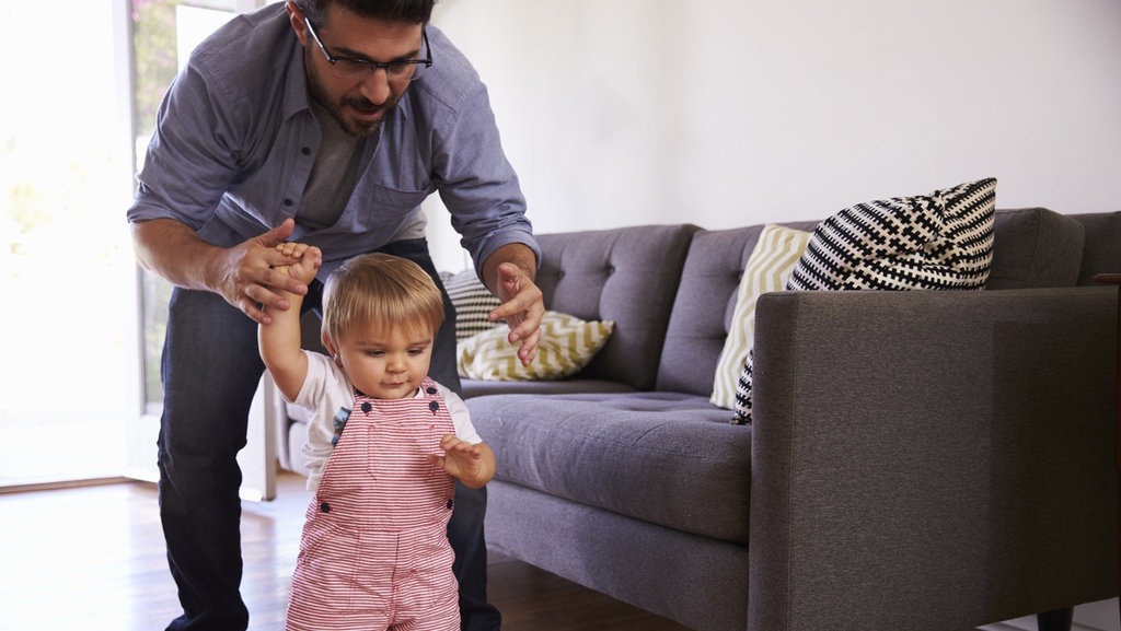 Mitos Anak Jalan Jinjit sebagai Tanda Autisme dan Fakta Medisnya Mitos Anak Jalan Jinjit sebagai Tanda Autisme dan Fakta Medisnya