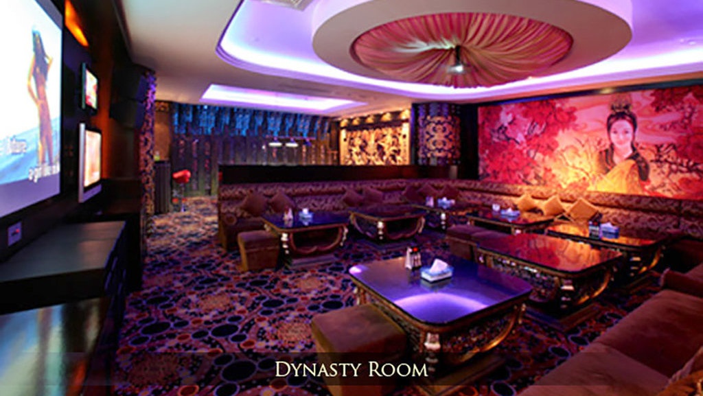 36 Pengedar dan Pemakai Narkoba Ditangkap Saat Razia Karaoke Sense 36 Pengedar dan Pemakai Narkoba Ditangkap Saat Razia Karaoke Sense