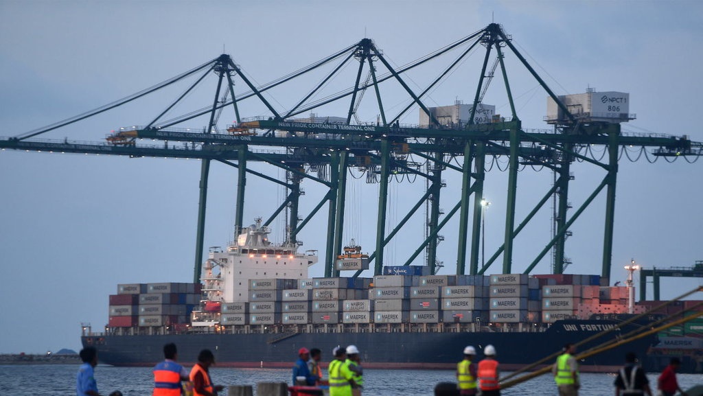 Ironi Pertumbuhan Ekonomi yang Hanya Dinikmati Segelintir Orang Ironi Pertumbuhan Ekonomi yang Hanya Dinikmati Segelintir Orang