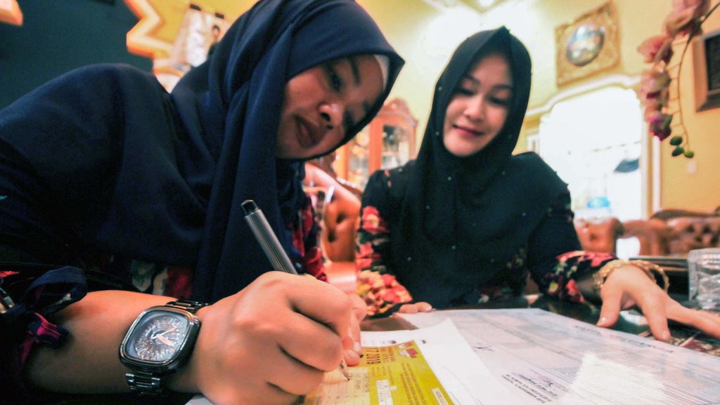 Cerita Petugas Pantarlih Keluhkan Honor Tak Cair & Tanggapan KPU Cerita Petugas Pantarlih Keluhkan Honor Tak Cair & Tanggapan KPU