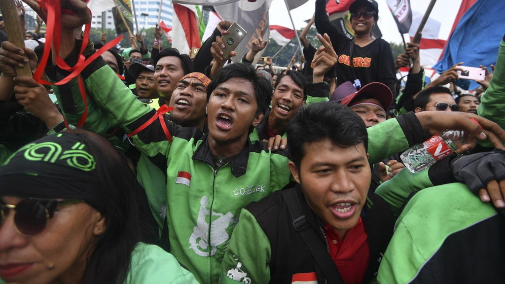 Tarif Baru Ojek Online: Disyukuri Pengendara, Dirasa Berat Pengguna