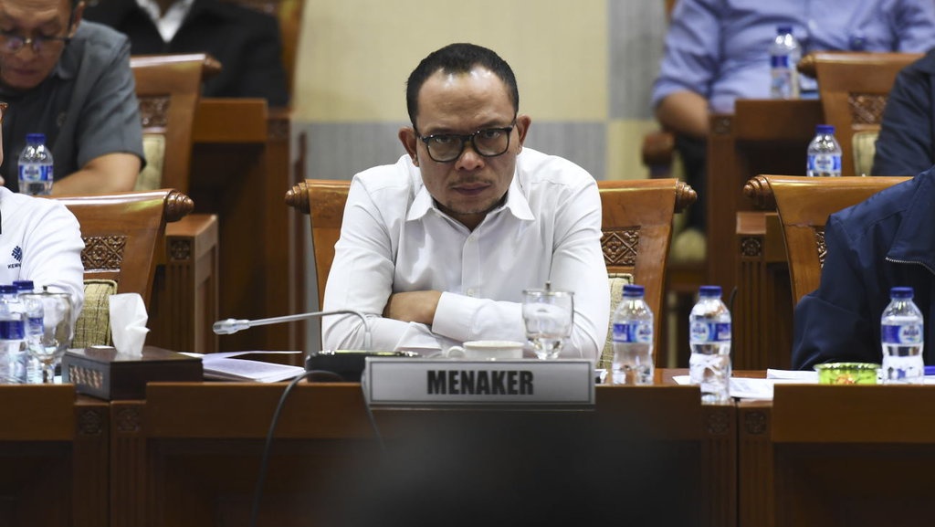 Alasan di Balik Ngototnya Pemerintah Revisi UU Ketenagakerjaan Alasan di Balik Ngototnya Pemerintah Revisi UU Ketenagakerjaan