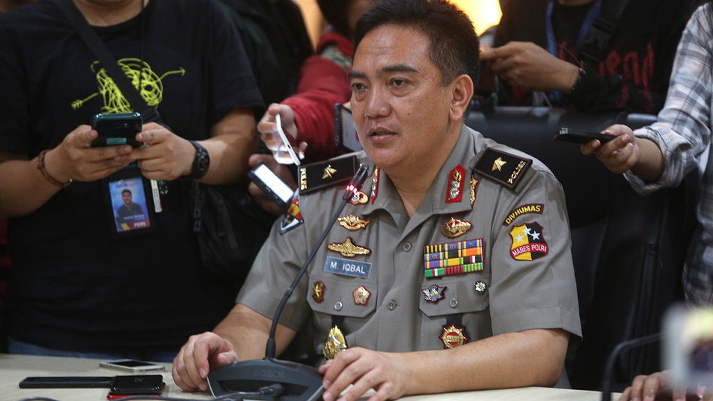 Alasan Polri Tangkap Orang yang Sebut Bom Surabaya Pengalihan Isu Alasan Polri Tangkap Orang yang Sebut Bom Surabaya Pengalihan Isu