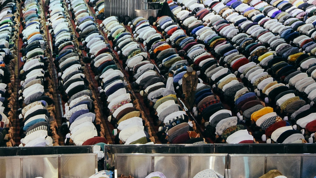 Bacaan Niat dan Tata Cara Salat Tarawih Sendiri Bacaan Niat dan Tata Cara Salat Tarawih Sendiri