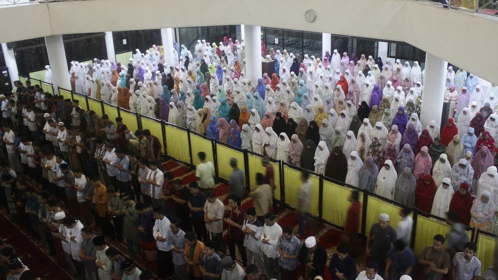 Shalat Tarawih 4 Rakaat Berapa Kali Tahiyat? Ini Hukumnya Shalat Tarawih 4 Rakaat Berapa Kali Tahiyat? Ini Hukumnya