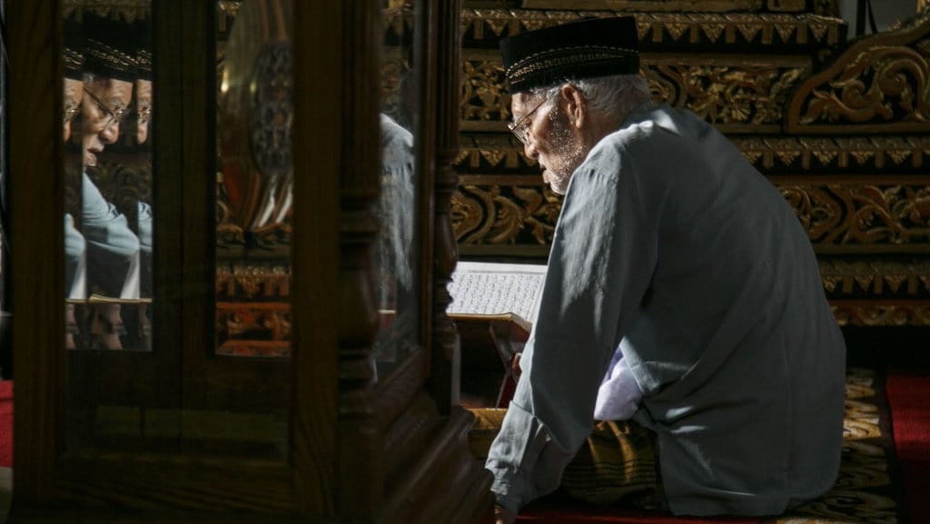 Bacaan dan Arti Surat Shad 54 yang Diamalkan saat Nisfu Syaban