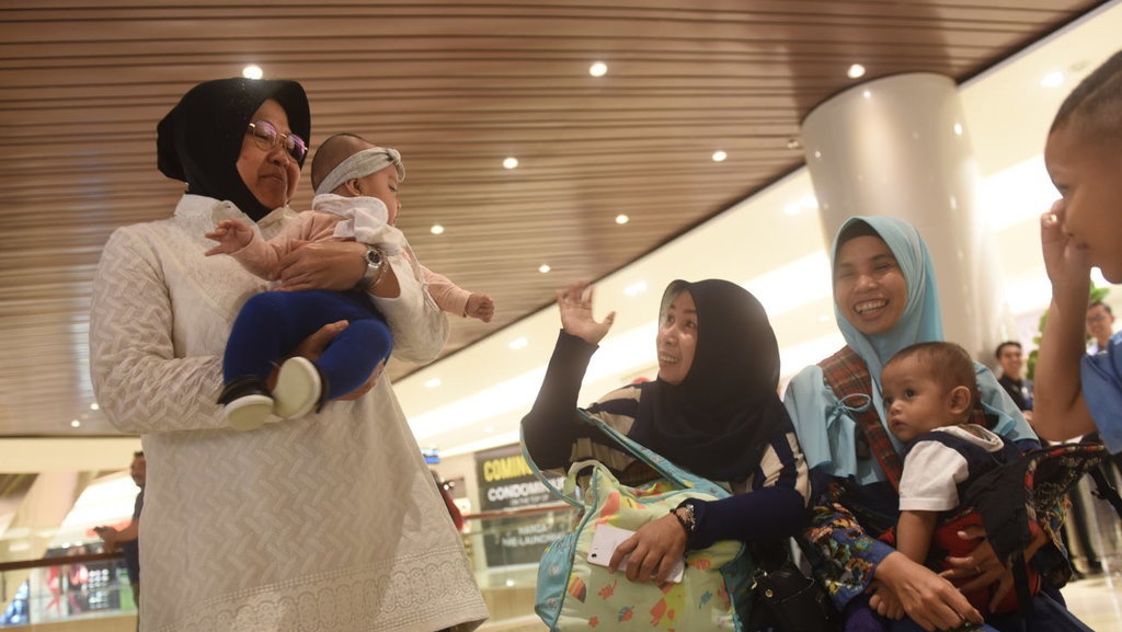 Risma Ajak Psikolog Ikut Pulihkan Psikis Anak Korban Teror Surabaya Risma Ajak Psikolog Ikut Pulihkan Psikis Anak Korban Teror Surabaya