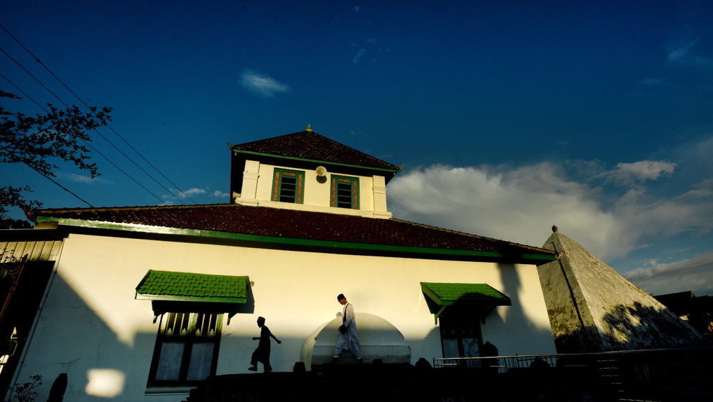 Sejarah Masjid Tua Katangka Al-Hilal: Peninggalan Kesultanan Gowa Sejarah Masjid Tua Katangka Al-Hilal: Peninggalan Kesultanan Gowa