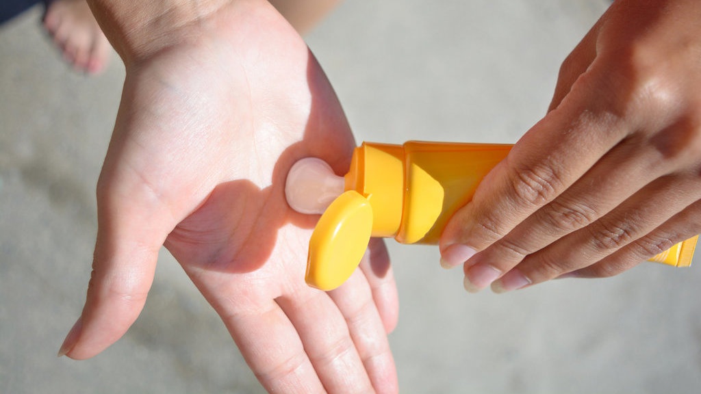 Rekomendasi Sunblock Badan Terbaik, Pilih Mana yang Cocok? Rekomendasi Sunblock Badan Terbaik, Pilih Mana yang Cocok?