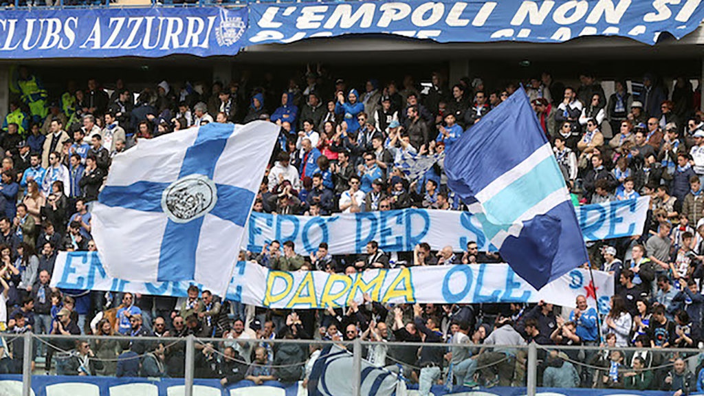 Perang dan Damai di Antara Koalisi Suporter Sepakbola Perang dan Damai di Antara Koalisi Suporter Sepakbola