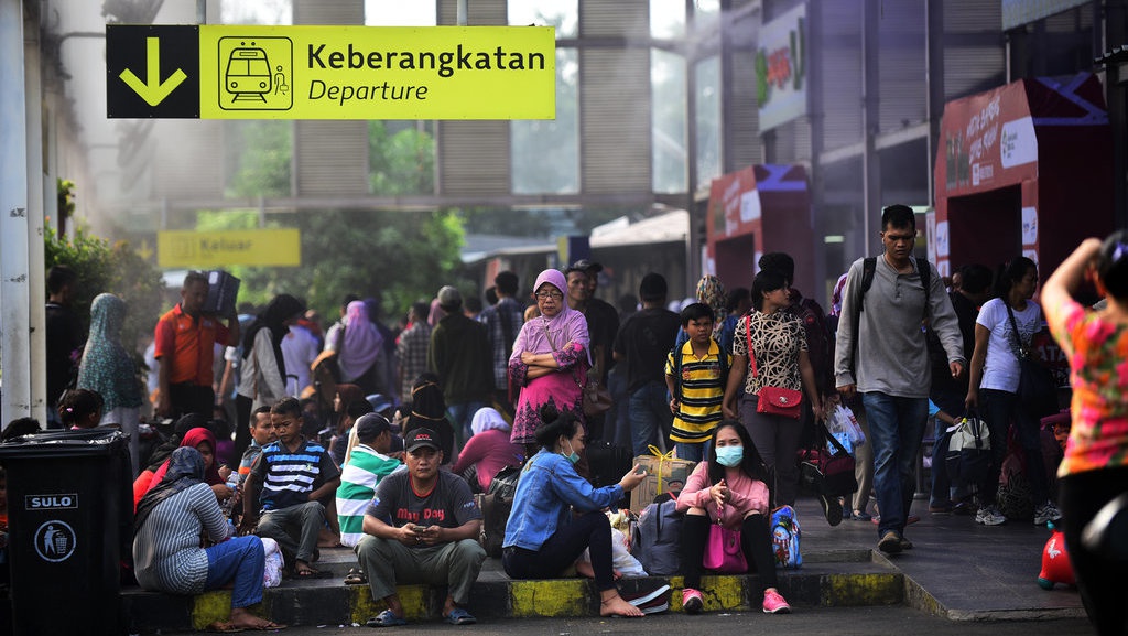 H-8 Lebaran, Stasiun Pasar Senen Ramai Pemudik H-8 Lebaran, Stasiun Pasar Senen Ramai Pemudik