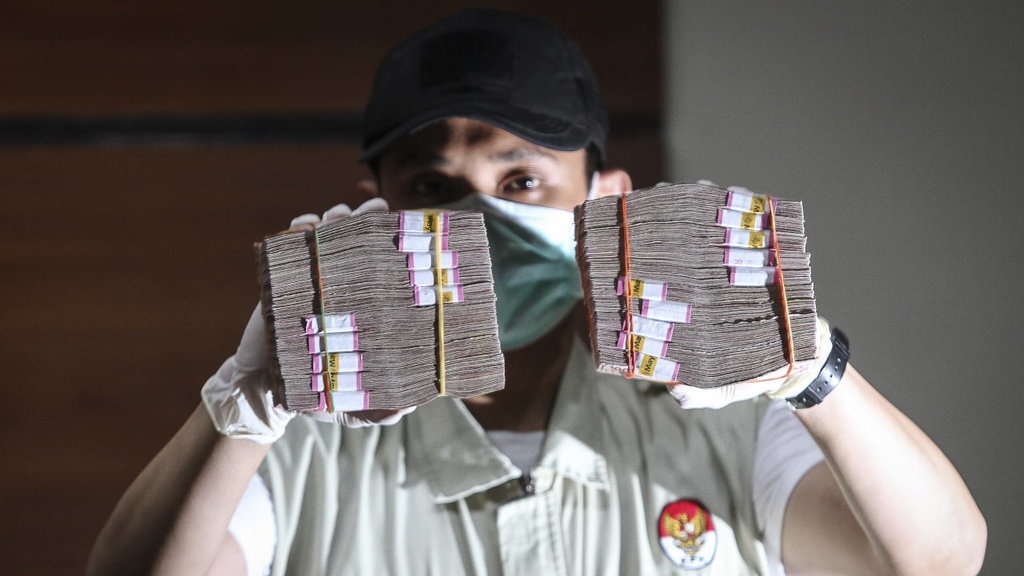 Wali Kota Blitar Menyerahkan Diri ke KPK dan Langsung Diperiksa