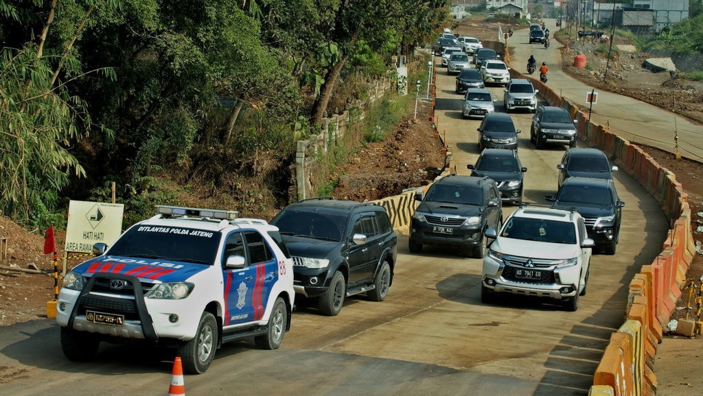Arus Mudik: Kondisi Terkini Tol Bocimi Seksi I dan Batang-Semarang Arus Mudik: Kondisi Terkini Tol Bocimi Seksi I dan Batang-Semarang