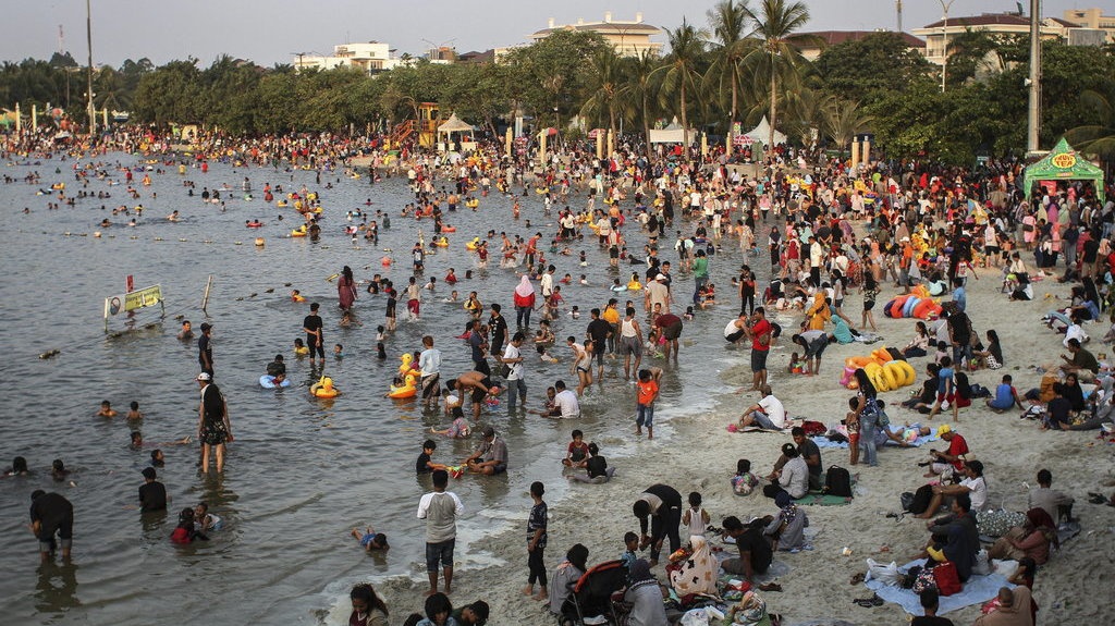 Atasi Polusi, Ancol & TMII Beri Kemudahan bagi Kendaraan Listrik