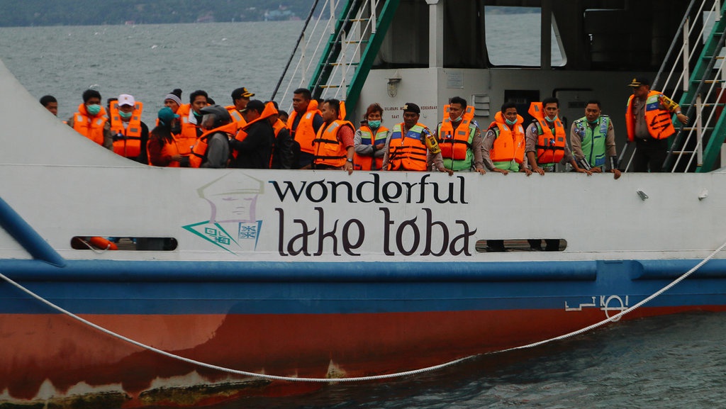 Jumlah Sementara Penumpang KM Sinar Bangun Sebanyak 206 Orang Jumlah Sementara Penumpang KM Sinar Bangun Sebanyak 206 Orang