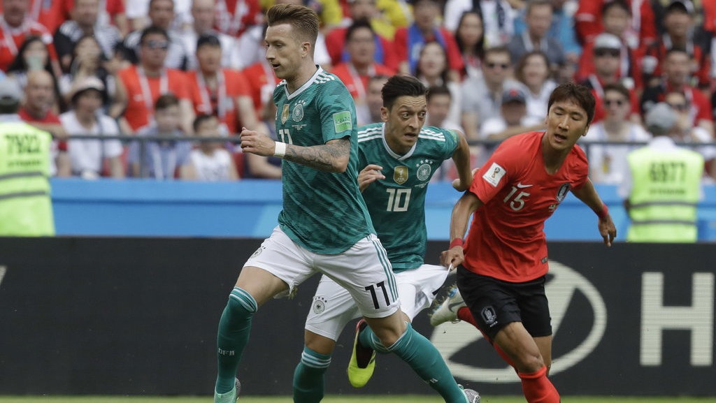 Mesut Ozil Pensiun dari Timnas Jerman Usai Kontroversi Foto Erdogan