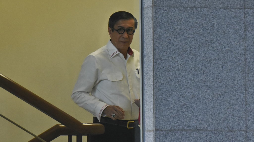 Menkumham Yasonna Laoly Dipanggil KPK untuk Kasus Korupsi e-KTP Menkumham Yasonna Laoly Dipanggil KPK untuk Kasus Korupsi e-KTP