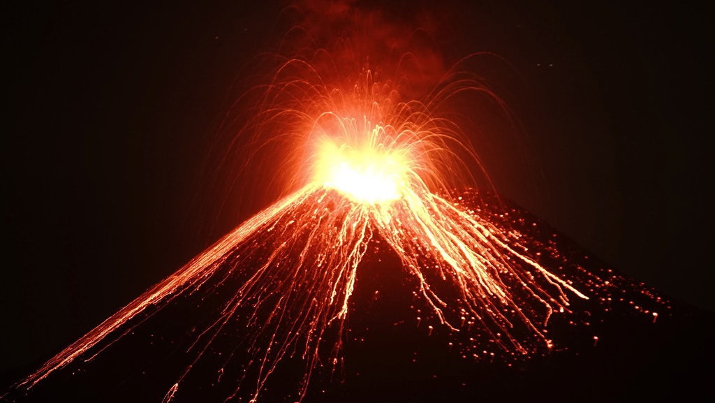 Yang Terjadi di Selat Sunda 1883: Sejarah Tsunami & Erupsi Krakatau