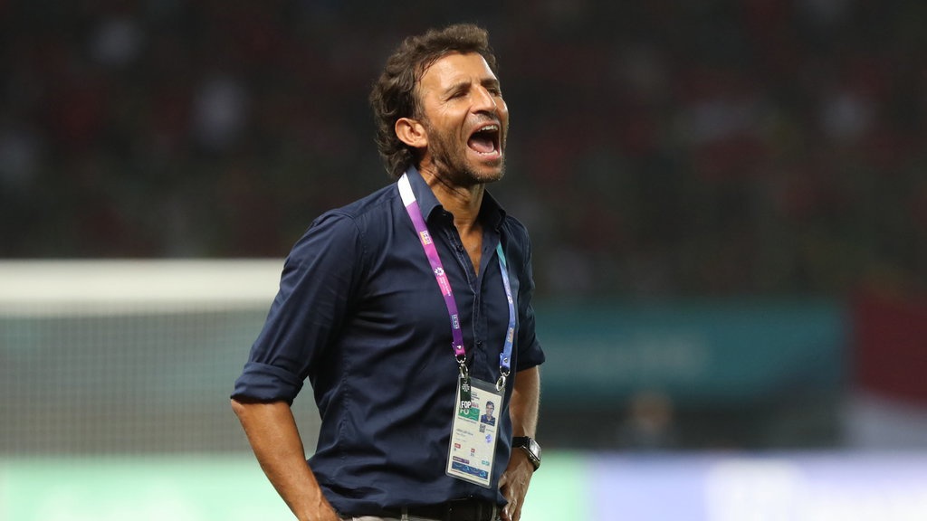 Siapa Pantas Urus Timnas: Antara Luis Milla dan Shin Tae-yong Siapa Pantas Urus Timnas: Antara Luis Milla dan Shin Tae-yong