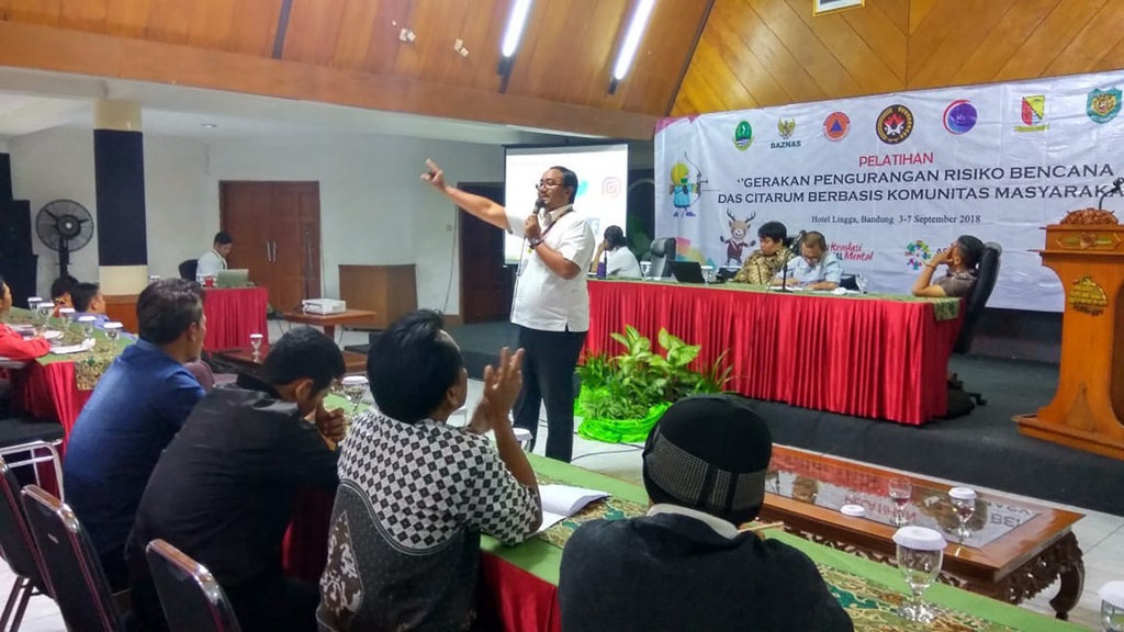 Tidak Membuang Sampah ke Sungai Kunci Utama Revitalisasi Citarum