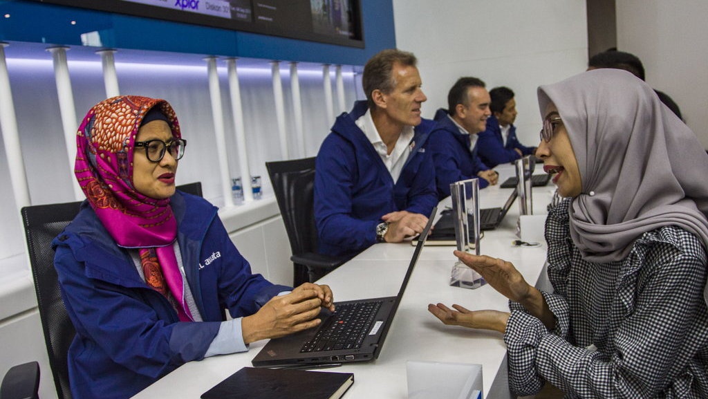 Tips Komunikasi Efektif dengan Pelanggan Bisnis Tips Komunikasi Efektif dengan Pelanggan Bisnis