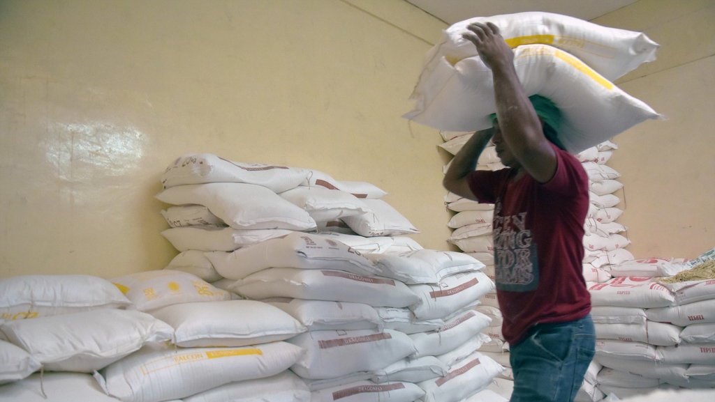 Bisakah Indonesia Mengurangi Konsumsi yang Bahan Bakunya Impor? Bisakah Indonesia Mengurangi Konsumsi yang Bahan Bakunya Impor?