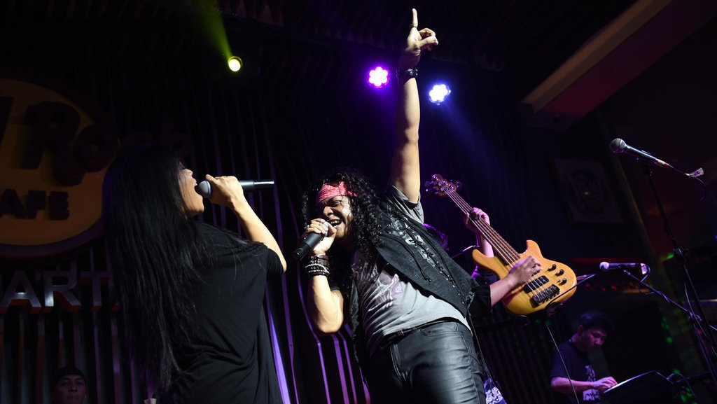 Sejumlah Musisi Tampil dalam Konser Tribute to Guns N Roses