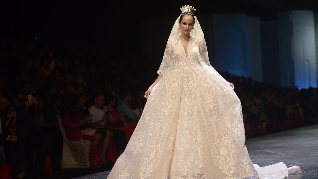 9 Cara Hemat Memilih Gaun Pernikahan, Salah Satunya Menyewa Gaun