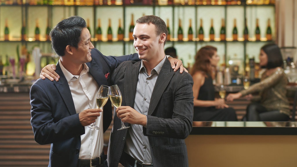 3 Perbedaan Imitasi dan Identifikasi dalam Interaksi Sosial 3 Perbedaan Imitasi dan Identifikasi dalam Interaksi Sosial