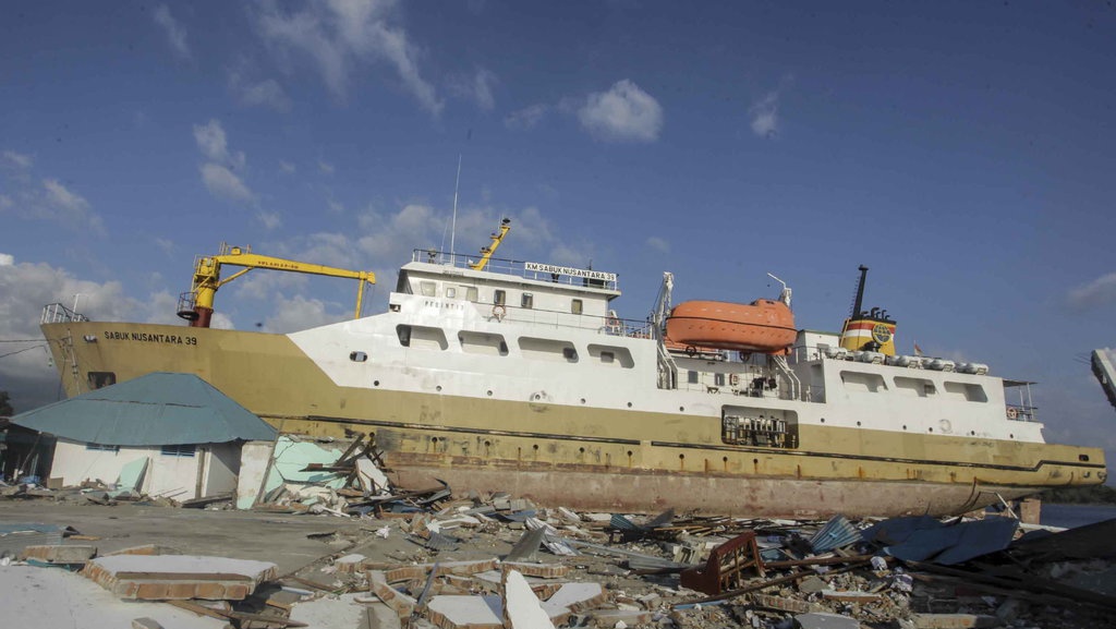 Bagaimana Energi Gelombang Tsunami Bisa Mencapai Daratan? Bagaimana Energi Gelombang Tsunami Bisa Mencapai Daratan?