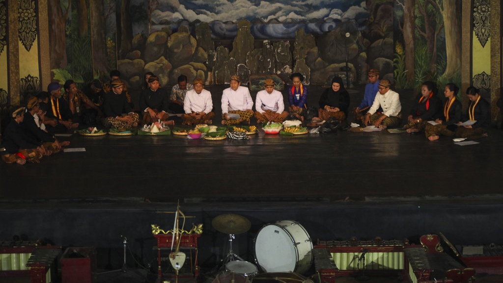 Kelompok Sosial: Pengertian, Syarat Terbentuk, Serta Jenis-Jenisnya Kelompok Sosial: Pengertian, Syarat Terbentuk, Serta Jenis-Jenisnya