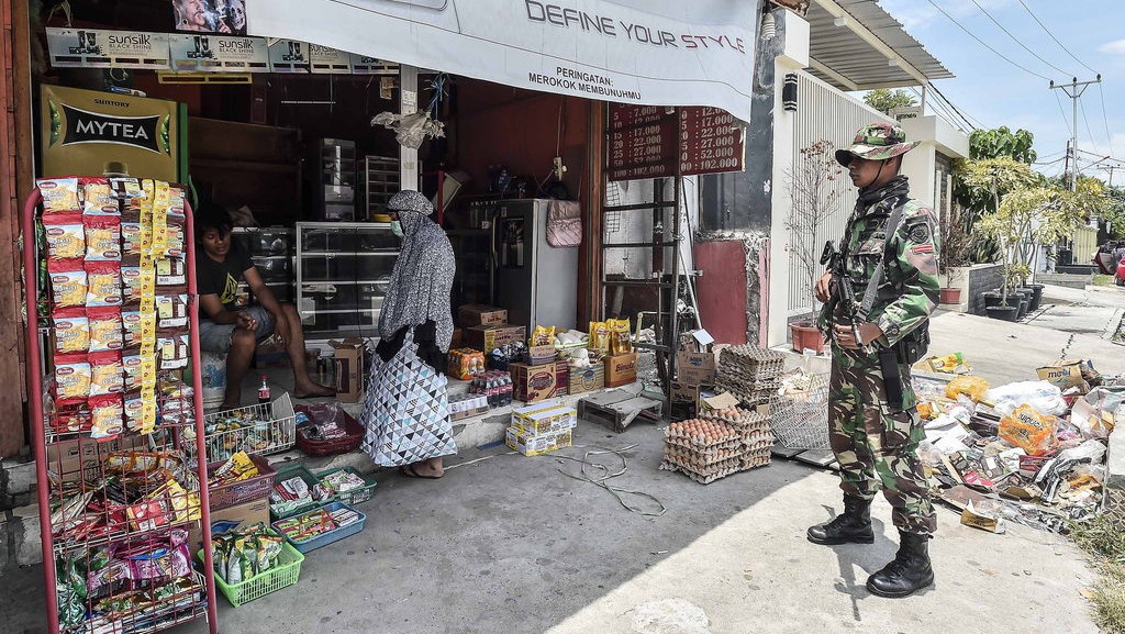 Delapan Hari Pasca-Gempa Palu, Sejumlah Pedagang Kembali Berjualan Delapan Hari Pasca-Gempa Palu, Sejumlah Pedagang Kembali Berjualan