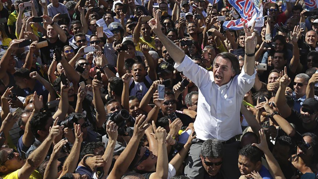 Jualan Isu Komunis & Hoaks WhatsApp, Bolsonaro Menang Pemilu Brazil Jualan Isu Komunis & Hoaks WhatsApp, Bolsonaro Menang Pemilu Brazil