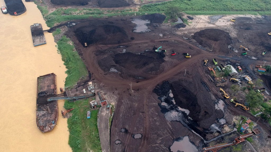 Jatam Sebut Ada 55 Pulau Kecil Dikuasai Korporasi Tambang Jatam Sebut Ada 55 Pulau Kecil Dikuasai Korporasi Tambang