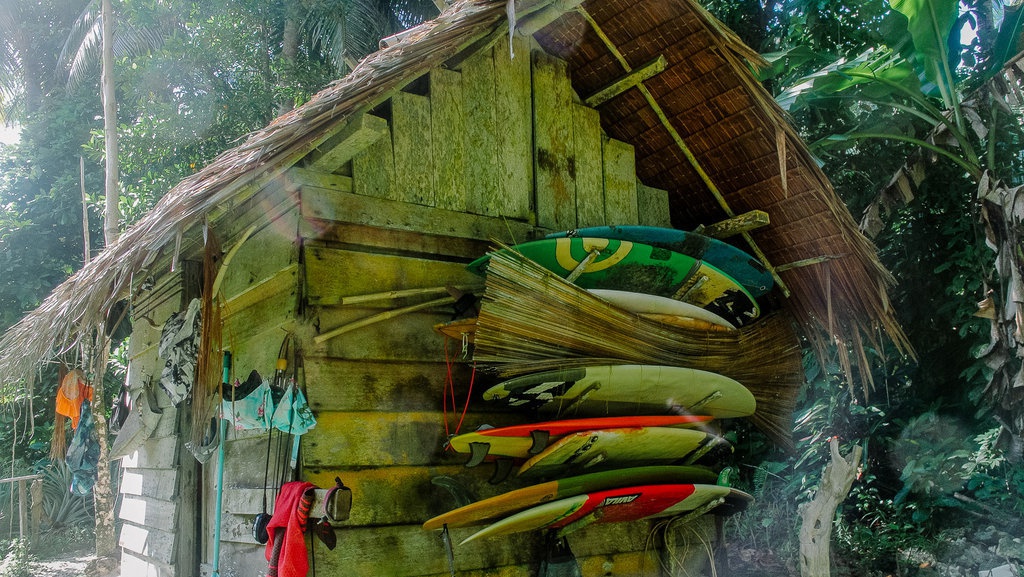 Mentawai di antara Wisata Surfing dan Pembangunan nan Masif Mentawai di antara Wisata Surfing dan Pembangunan nan Masif