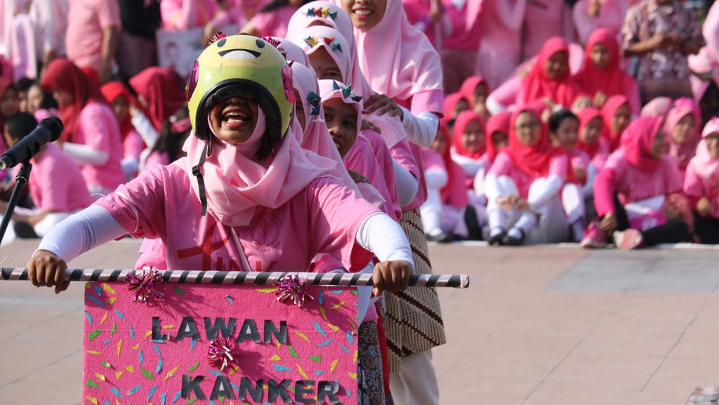 Hari Kanker Sedunia 2019: Cara Mengatasi Trauma Karena Kanker Hari Kanker Sedunia 2019: Cara Mengatasi Trauma Karena Kanker