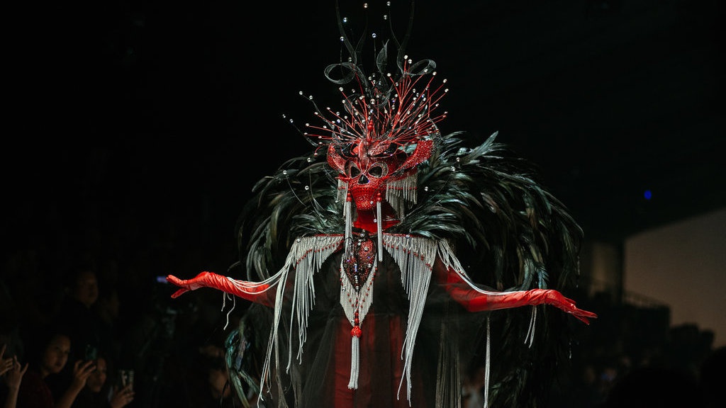 Sisi Glamor dan Kelam Dewi Fashion Knights Sisi Glamor dan Kelam Dewi Fashion Knights