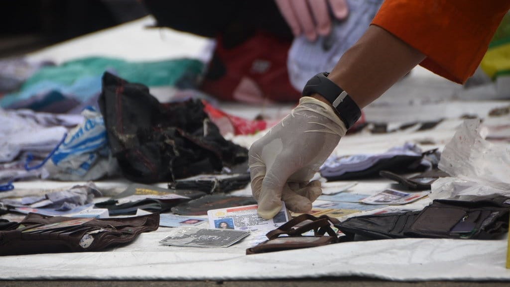 Optimisme Keluarga dan Kendala Identifikasi Korban Lion Air JT-610 Optimisme Keluarga dan Kendala Identifikasi Korban Lion Air JT-610